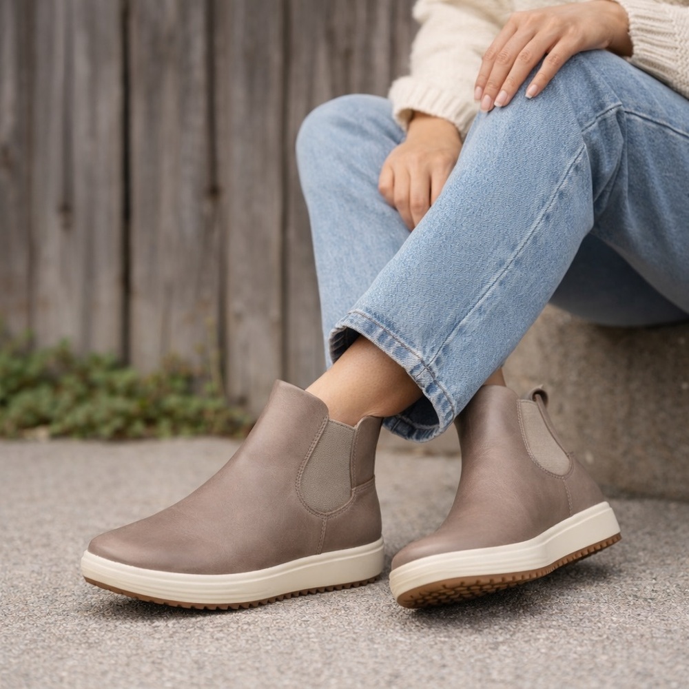 ECCO Soft 7 Chelsea Bootie Taupe Leather Women’s EU 39 US 8.5